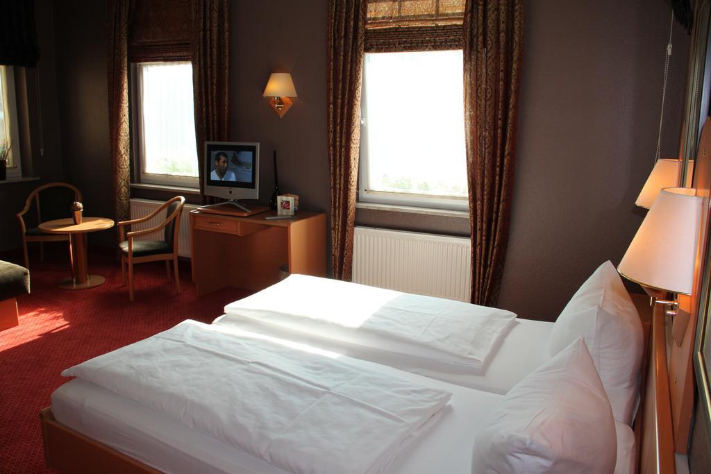 Buskes Hotel Steinfoerde Wietze Room photo