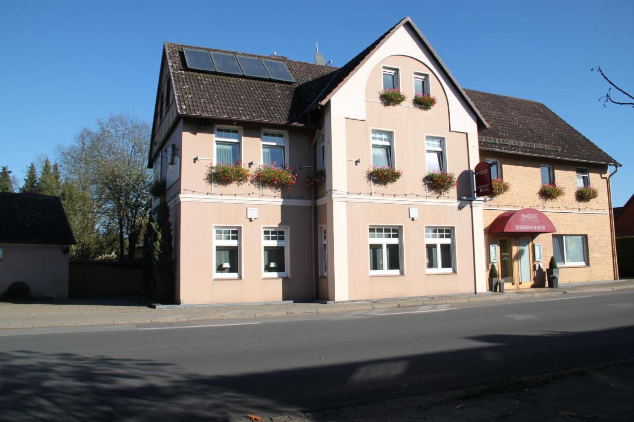 Buskes Hotel Steinfoerde Wietze Exterior photo